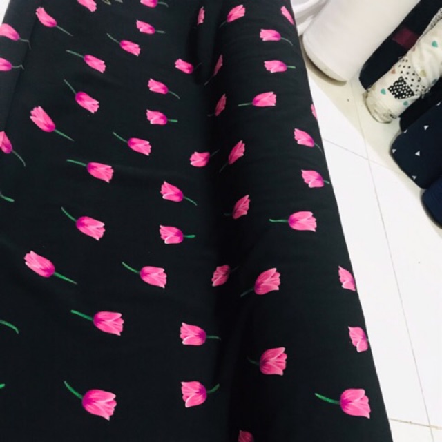 Kain Bahan Wolfis Motif Bunga Tulip Meteran