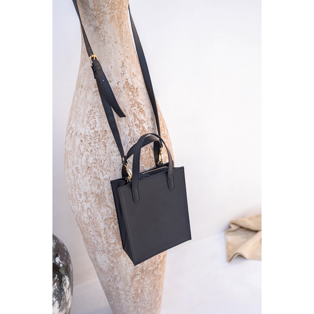 Erica Slingbag LFL - HITAM