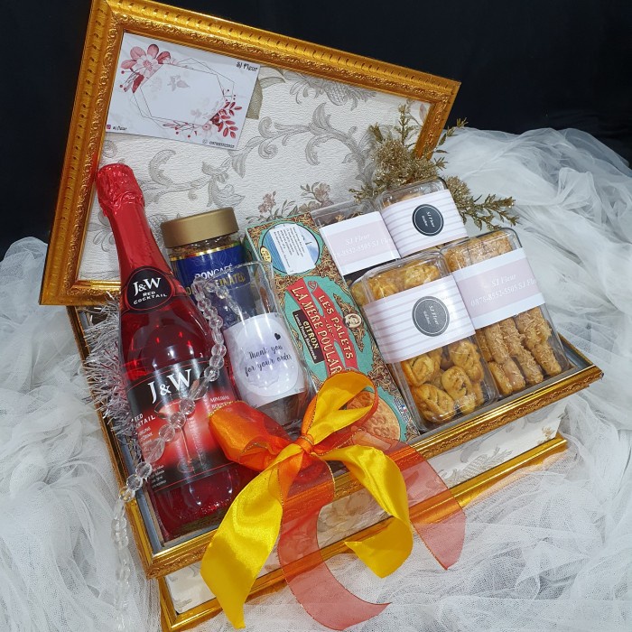 

Paket box hampers parcel kue kering kado ulang tahun 1