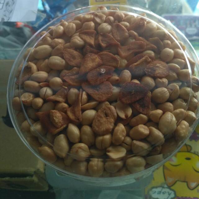 

kacang bawang gurih/kacang lebaran 500 gram
