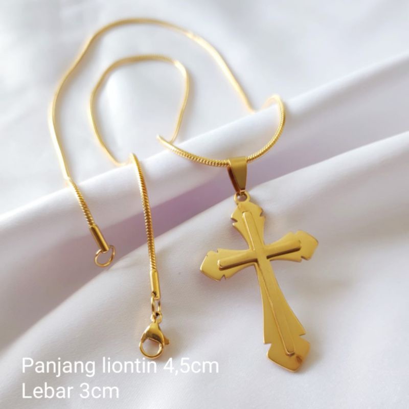 Kalung Salib Yesus Kalung Salib Titanium Pria dan Wanita Warna Emas