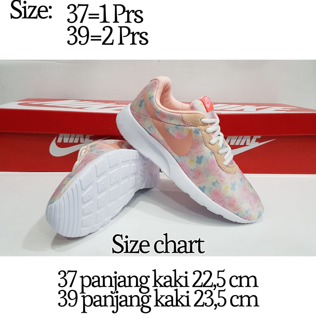 Sepatu Sport Wanita Nike Tanjun