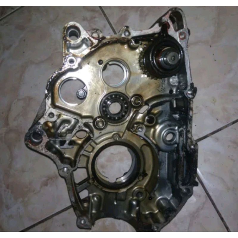 Kalter Mesin Kanan Crankcase Mesin KananbHonda REVO ABSOLUT BLADE REVO FIT Original Lepasan Motor