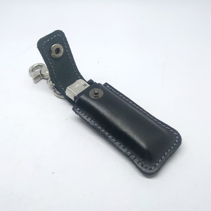 gantungan dompet tempat korek gas kulit asli - lighter hitam PHAC308