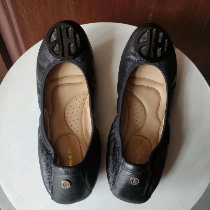 HUSH PUPPIES Samantha Black Preloved Sepatu Flatshoes Flat Shoes Hushpuppies