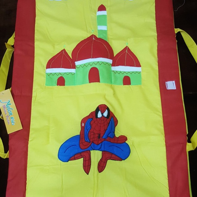 Sajadah anak karakter Spiderman