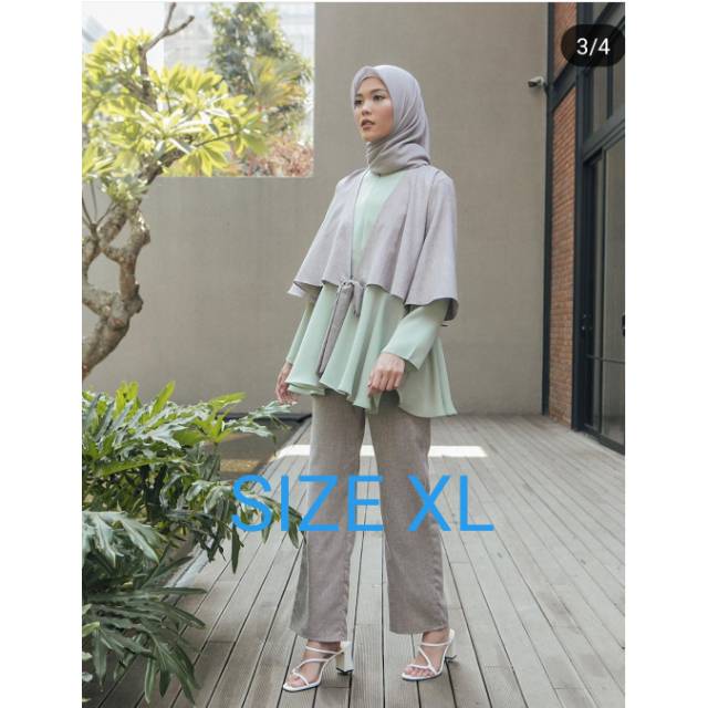 Anne blouse wearing Klamby size XL