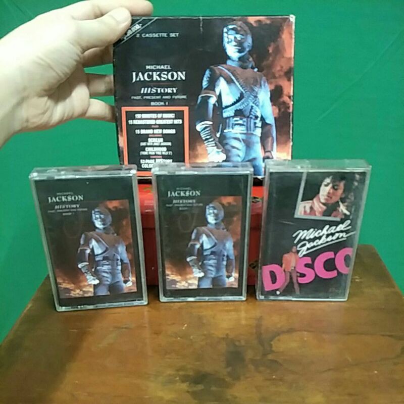 3 kaset (2 Kaset History Michael Jackson BONUS 1 Kaset disco Michael Jackson)