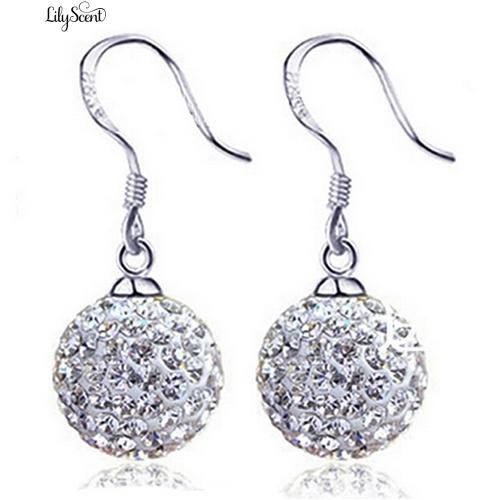 Anting-anting menjuntai Crystal Hook yang terbuat dari kristal perak