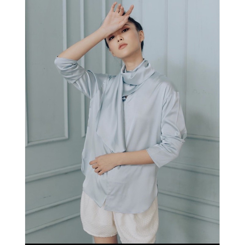 Mmehuillet x Novere LAIA in silver blue