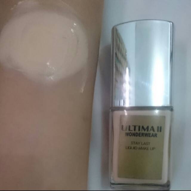Ultima II wonderwear stay Last liquid foundation