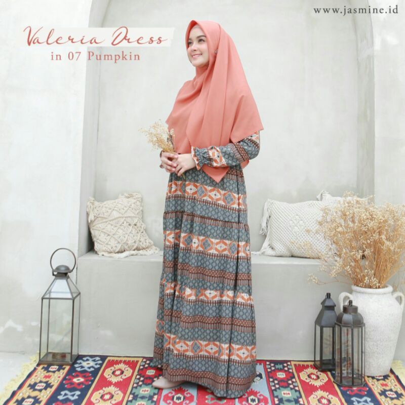 Valeria dress by jasmine