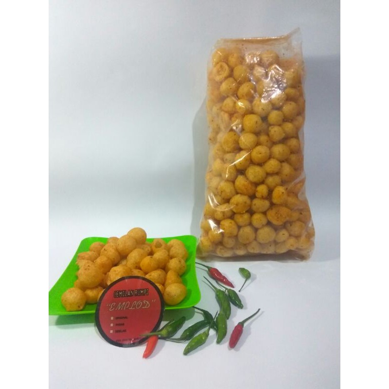 

Jajanan / Cemilan Emplod (endog Lewo) khas Garut varian rasa pedas 450g dari Cemilan Rumpi