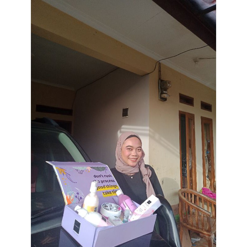 1 paket scarlett whitening isi 5 pcs with box hampers (BISA COD & BEBAS PILIH)