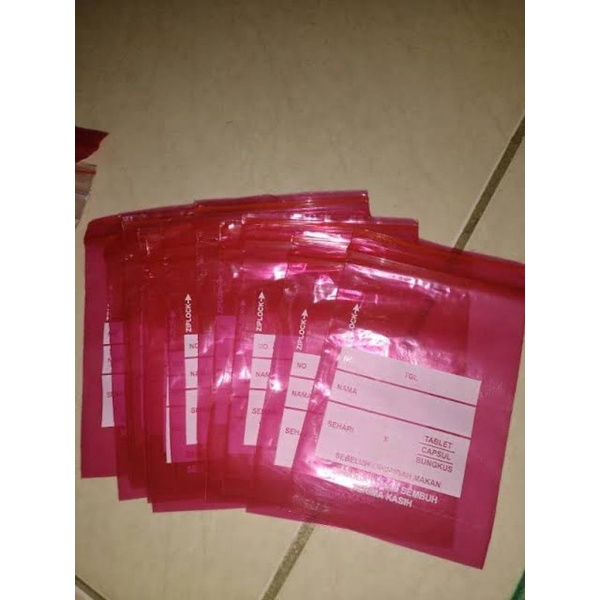 Plastik Klip Merah 10*15