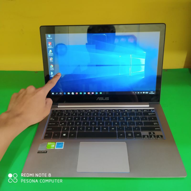 Asus Zenbook UX303L Touchscreen - Core i7 gen5 - Ram 8gb - Dual Vga
