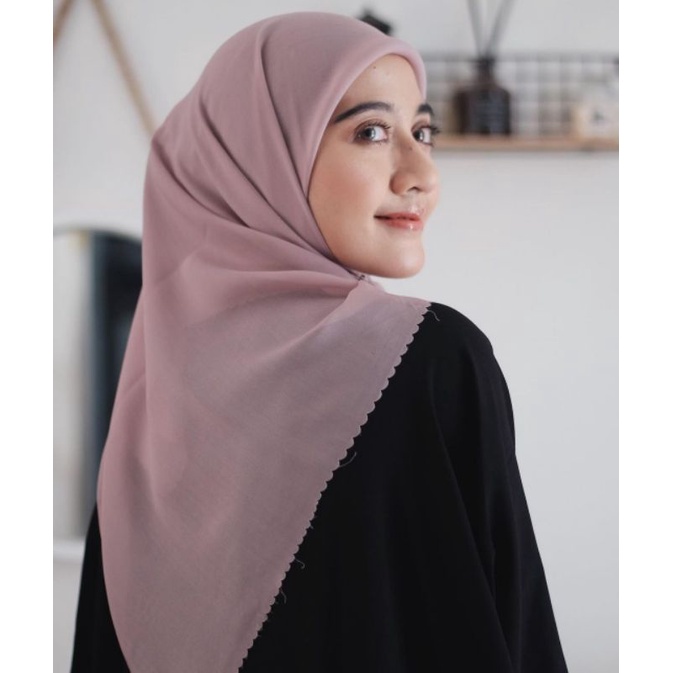 Hijab Segi Empat Bella Lasser Cut Potton Premium (bisa cod)