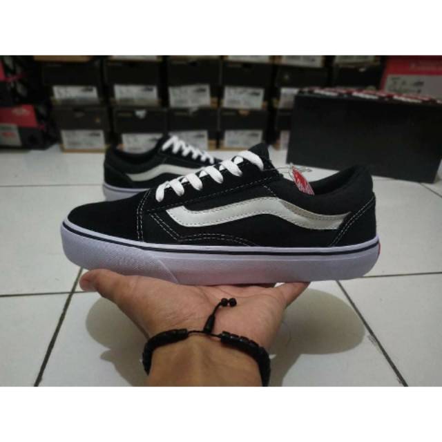 Sepatu old school