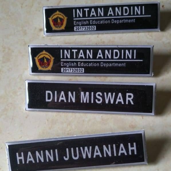 

Name Tag Nama Dada Peniti Kuningan & Akrilik Resin - Dokter Perawat Bidan Apoteker Karyawan