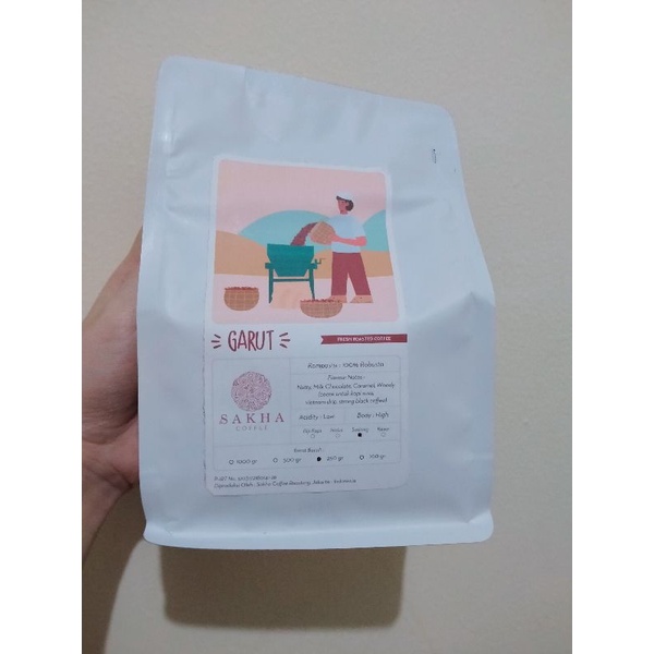 

SAKHA COFFEE KOPI ROBUSTA GARUT BIJI SEDANG 250GRAM