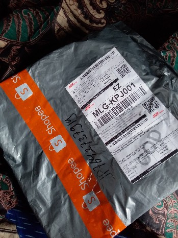 Maura Couple - Sania Ruffle Batik Couple