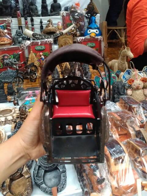 (BISA COD) MINIATUR BECAK JAWA TRADISIONAL BAHAN LOGAM BESI 28x21x12 cm - PAJANGAN DEKORASI RUMAH