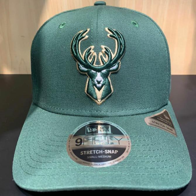 New Era 9Fifty Milwaukee Bucks Team Colour Green Stretch Snap Cap - S-M