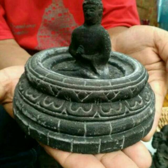 Miniatur Stupa Candi Borobudur