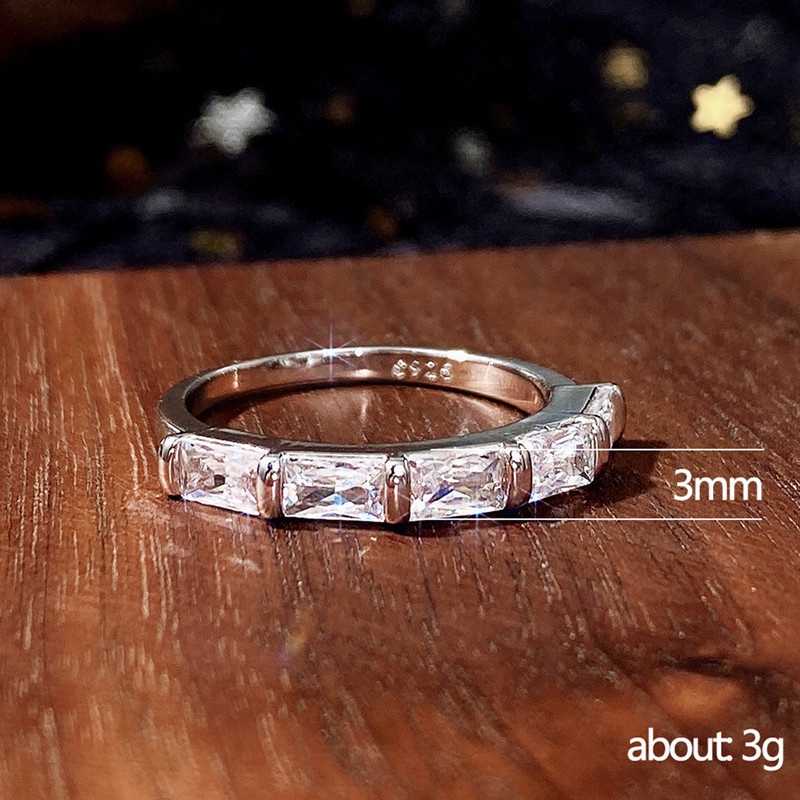 Cincin Jari Bentuk Persegi Geometris Bahan Cubic Zirconia Untuk Wanita