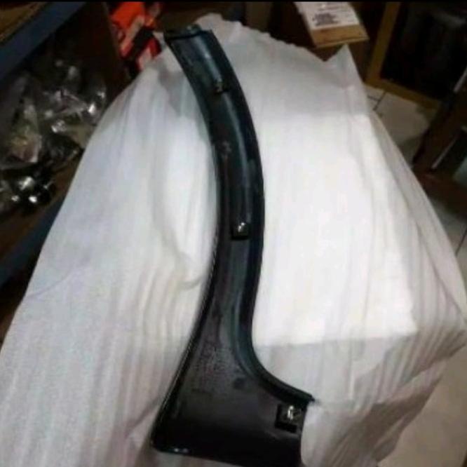 Lis Plastik Fender Bemper Depan Suzuki Sx4 X-Over