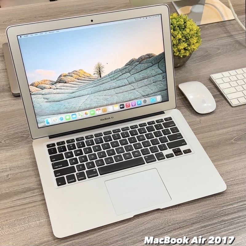 Macbook Air 2017 13 inch intel Core i7 // i5 Ram 8Gb Ssd 128 / 256Gb