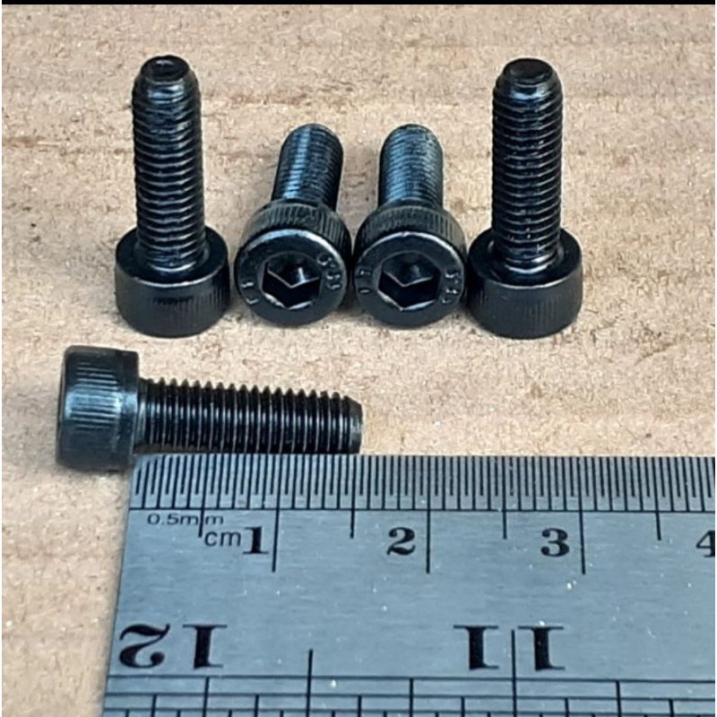 BAUT L M5 X 16 BAJA PANJANG 1,6 CM 1,6CM BAUD L BAJA M5X16 KUNCI L4 L 4 KUNCI PAS 8 FULL DRAT WARNA 