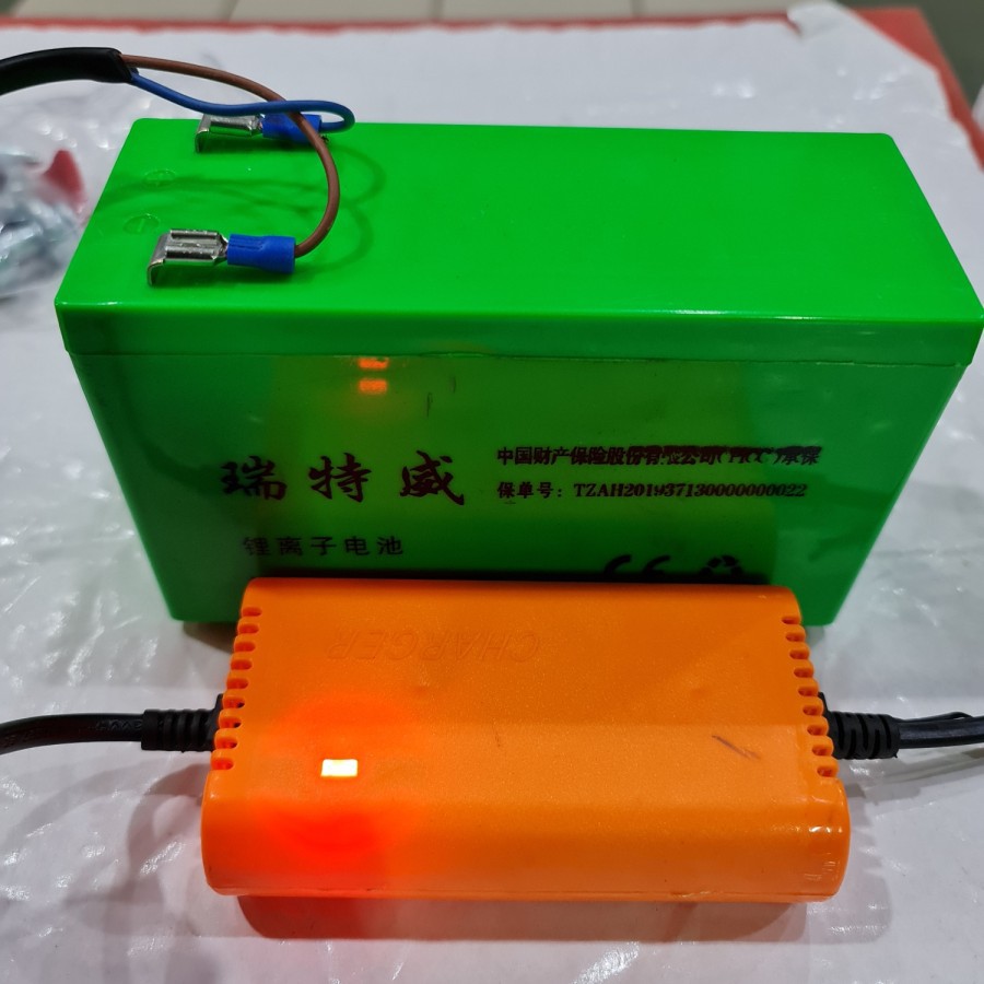 CHARGER BATTERY LITHIUM 12 VOLT CHARGER BATTERY SEPEDA LISTRIK 12V