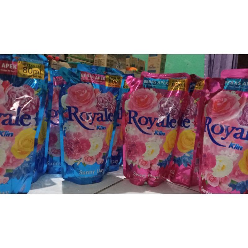 Royale by So Klin Softener Pewangi dan Pelembut Pakaian 800ml