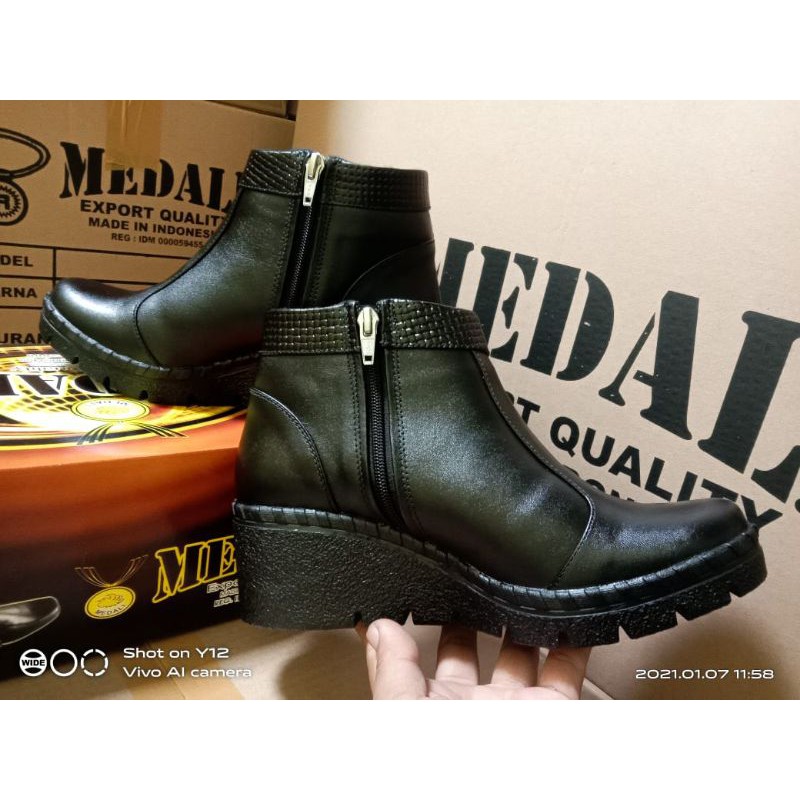 SEPATU KULIT WANITA SEPATU WEDGES  SEPATU KULIT  PDH WANITA BOOTS POLWAN SEPATU WEDGES REMAJA WEDGES MURAH SEPATU MEDALI