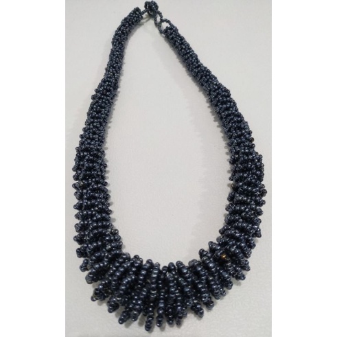 Kalung Manik Kaku
