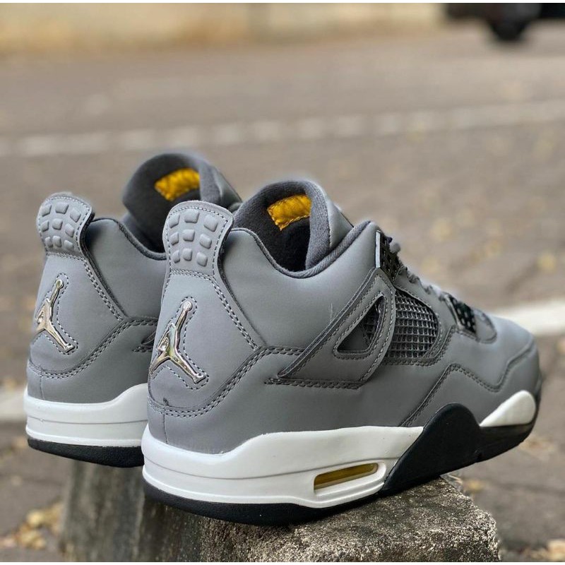 Air Jordan 4