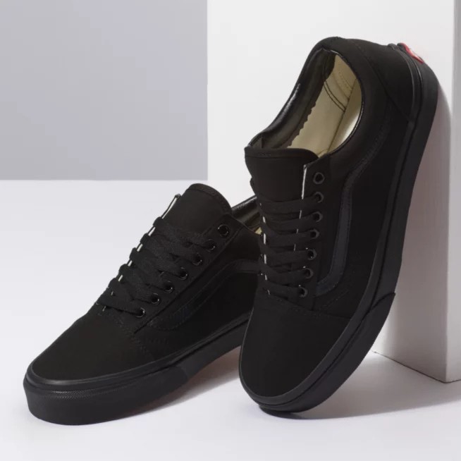 Sepatu Vans Sneakers Oldskool Hitam Polos