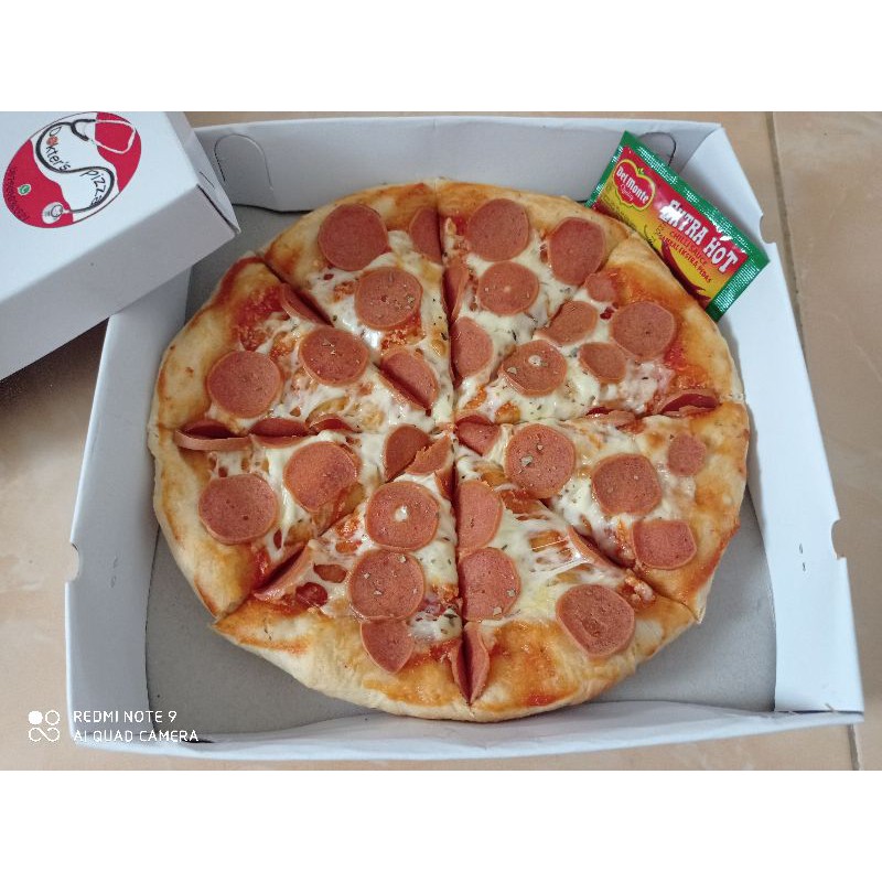 

Pizza frozen personal mozarella sosis