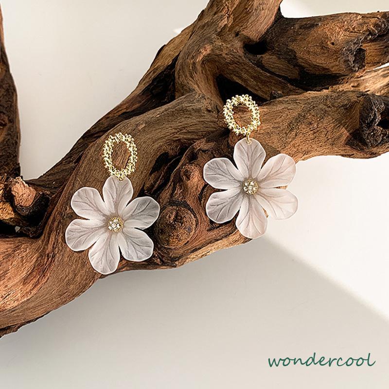 S925 Silver Needle Flower Shape Gaya Segar Anting Pejantan Cocok untuk Wanita-Won