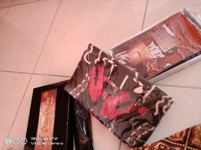 Kemeja Batik Serba Merah