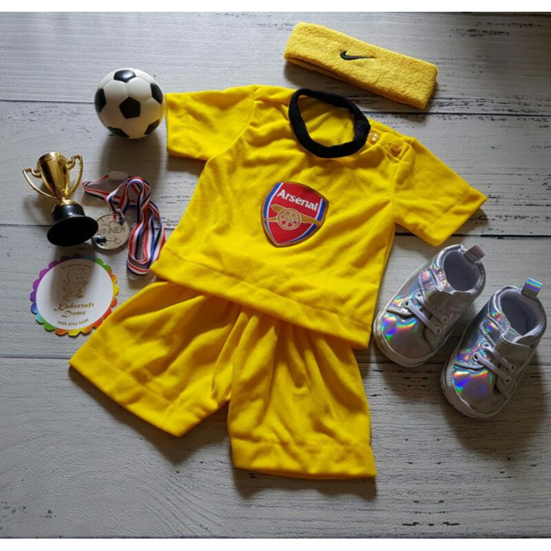 Kostum bola Arsenal