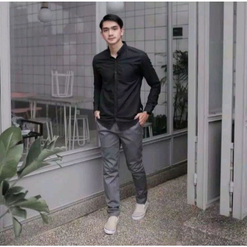 kemeja putih / kemeja hitam / kemeja putih polos / kemeja hitam polos / kemeja formal / kemeja kantor / kemeja pria / kemeja cowok / dalaman jas / kemeja polos / kemeja / baju kantor / kemeja kantor / seragam kerja / kemeja ospek