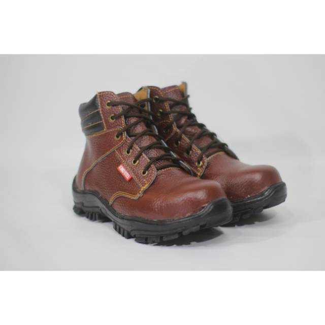 Sepatu safety kulit boots