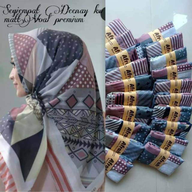 HIJAB SEGI EMPAT VOAL PREMIUM DENAY KW SUBLIM LEVEL UP