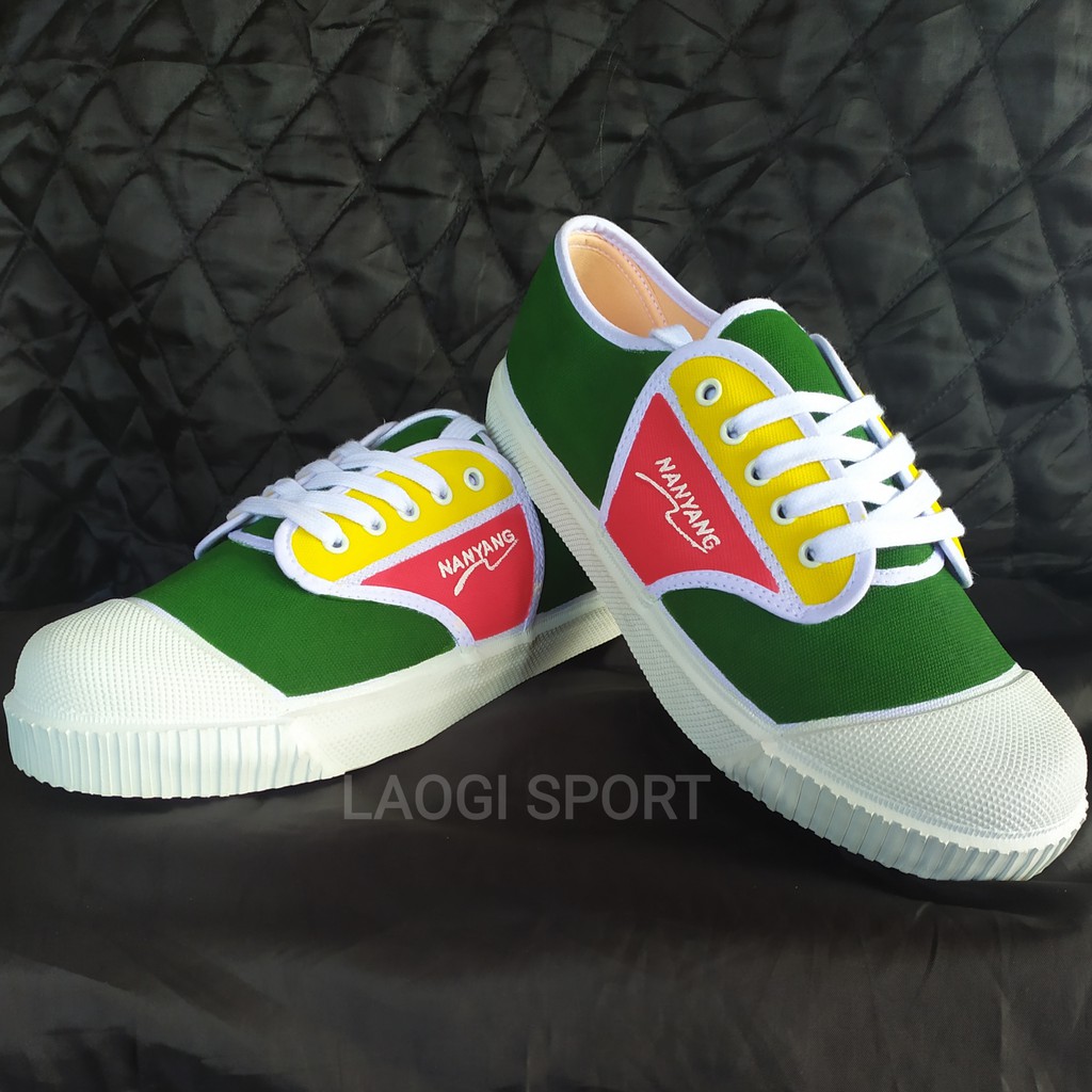Sepatu nanyang motif hijau kuning merah
