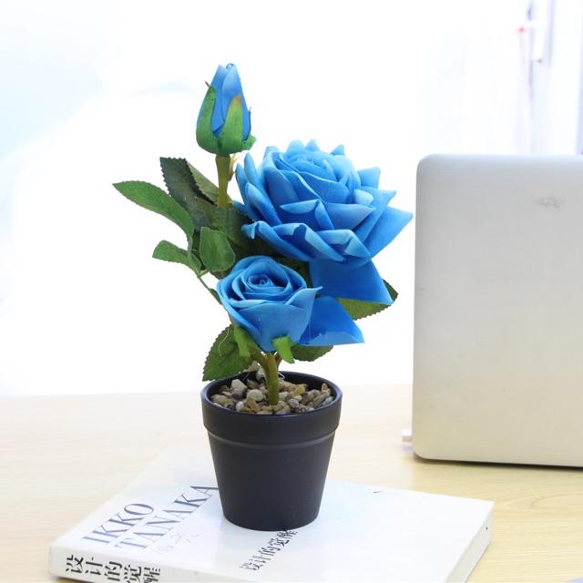 AM502 Bunga Plastik Motif Rose Keranjang Hitam / Bunga Plastik Artificial-Biru
