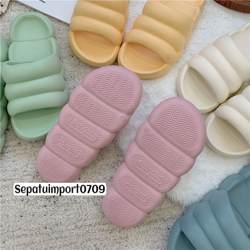 Sandal Wanita Rumah Berkualitas EVA Sandal Kamar Mandi Berbahan Empuk Sandal Karet Couple Polos / Sandal Slop Karet PVC Empuk Ringan Non-Slip Sandal Jelly Korea Import Outdoor Bear Lucu Trendy Sandal Rumah/Flat/Santai Wanita Pria Kekinian HSN110