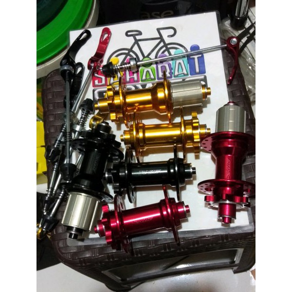 hub raze bering jangkrik