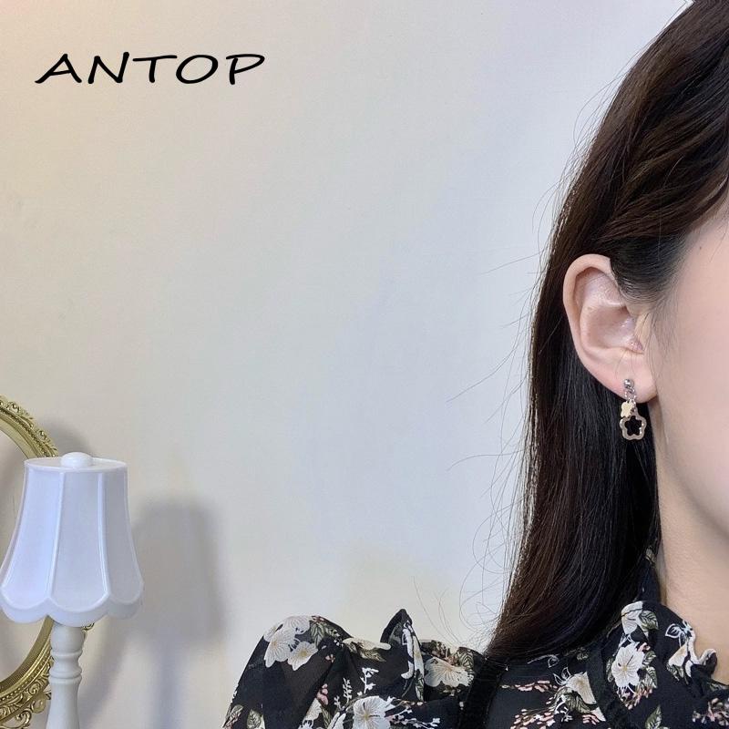 Anting Klip Bentuk Bunga Kecil Model Hollow Out